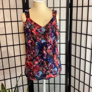 4/ $20 bundle and save 💕Ruffled Top with straps.